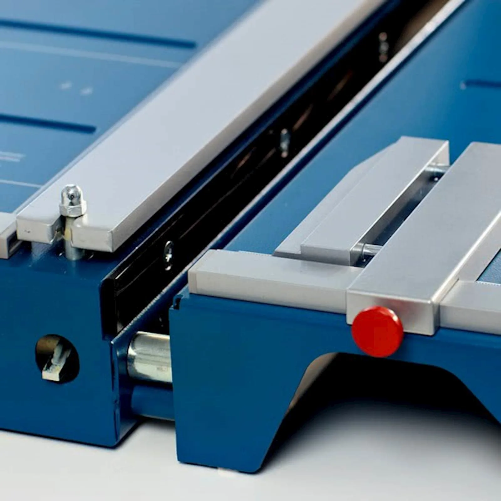 Giljotina Dahle 562, laser, 360mm, A4, 35 listova - slika 4