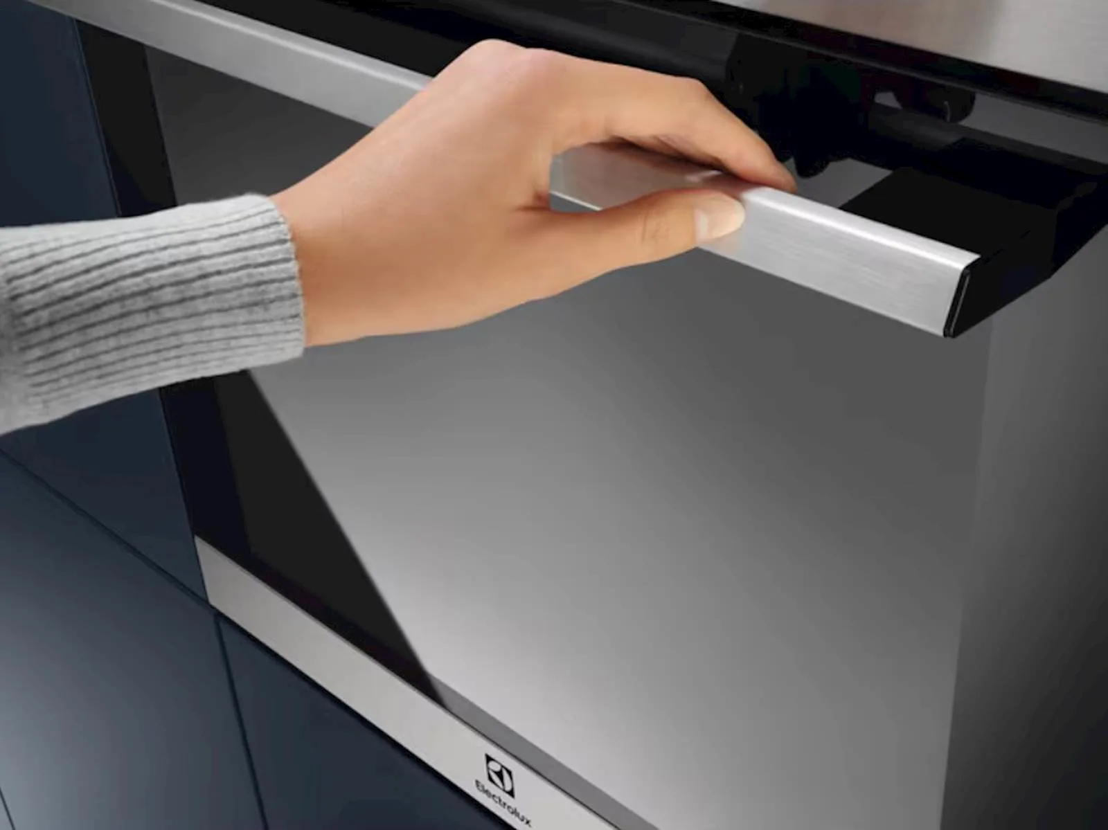 Ugradbena pećnica Electrolux EOF3H40BX - slika 4