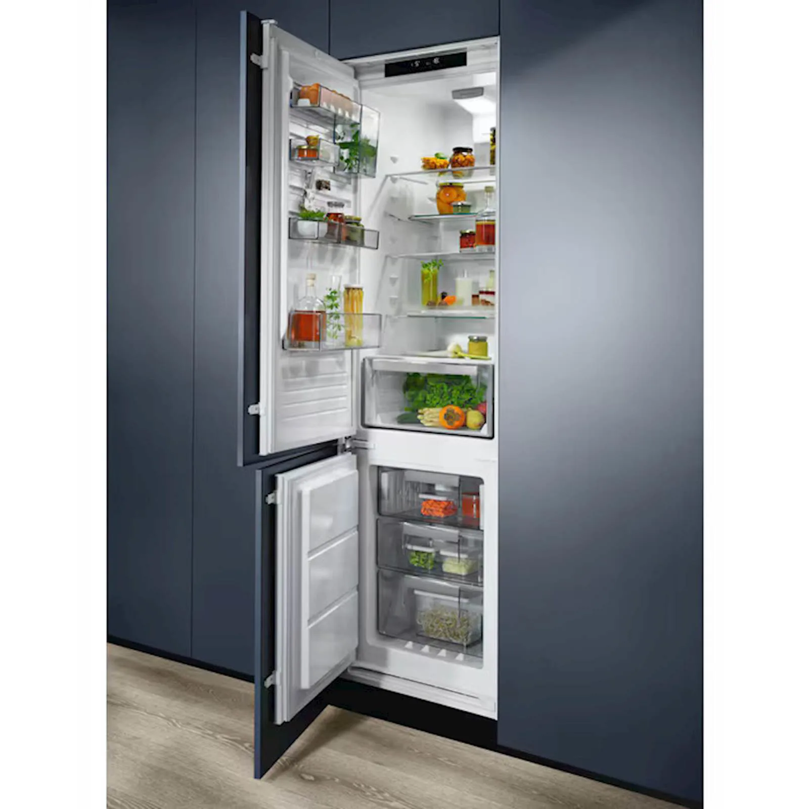 Ugradbeni frižider Electrolux sa zamrzivačem ENS6TE19S - slika 4