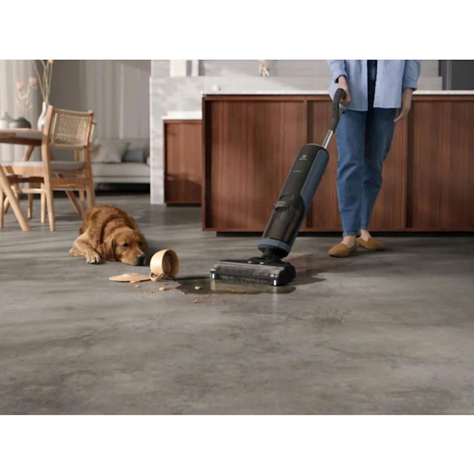 Štapno-baterijski usisivač Electrolux EW81U3DB - slika 4