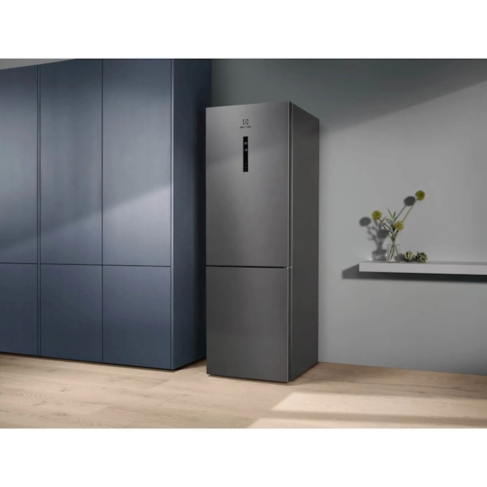 Frižider Electrolux sa zamrzivačem LNT7ME32X3 - slika 2