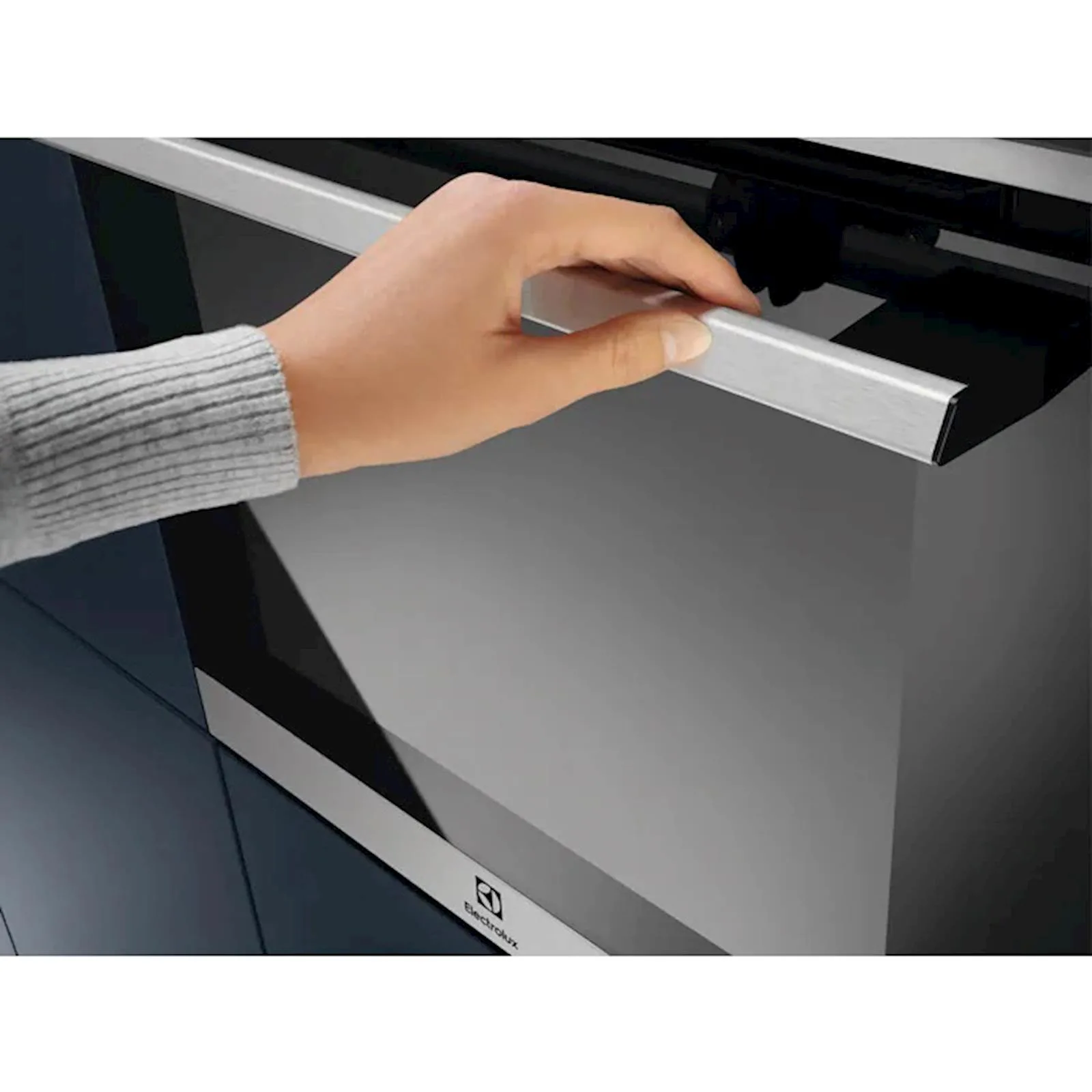 Ugradbena pećnica Electrolux EOF5C70X - slika 2