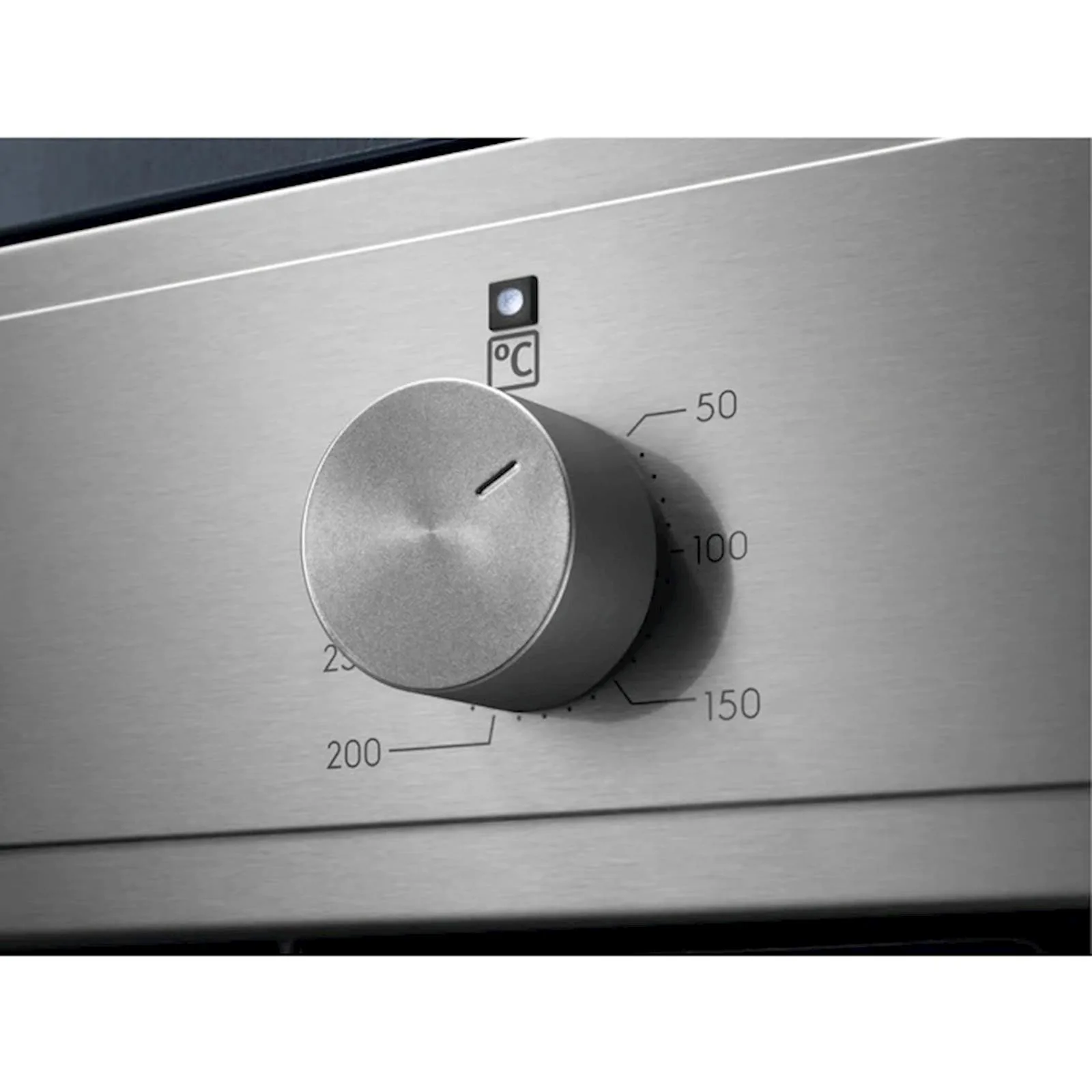 Ugradbena pećnica Electrolux EOH3C00BX - slika 4