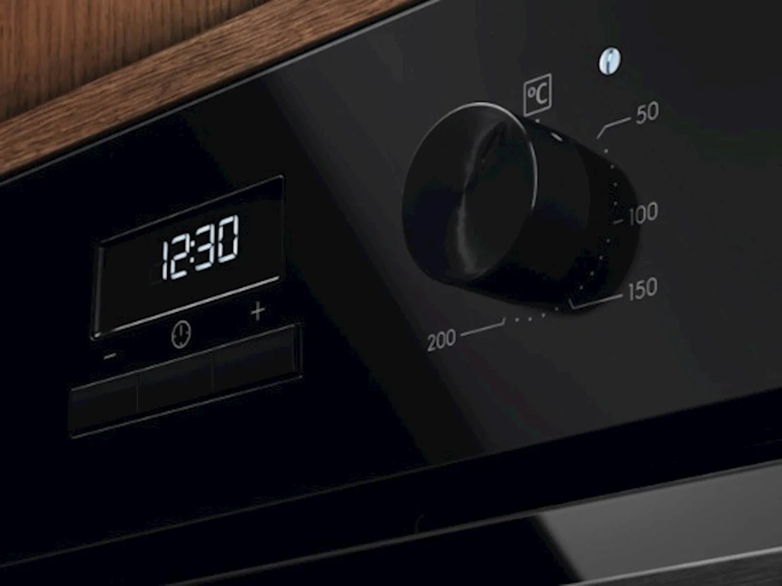 Ugradbena pećnica Electrolux LOH3H00BK - slika 3