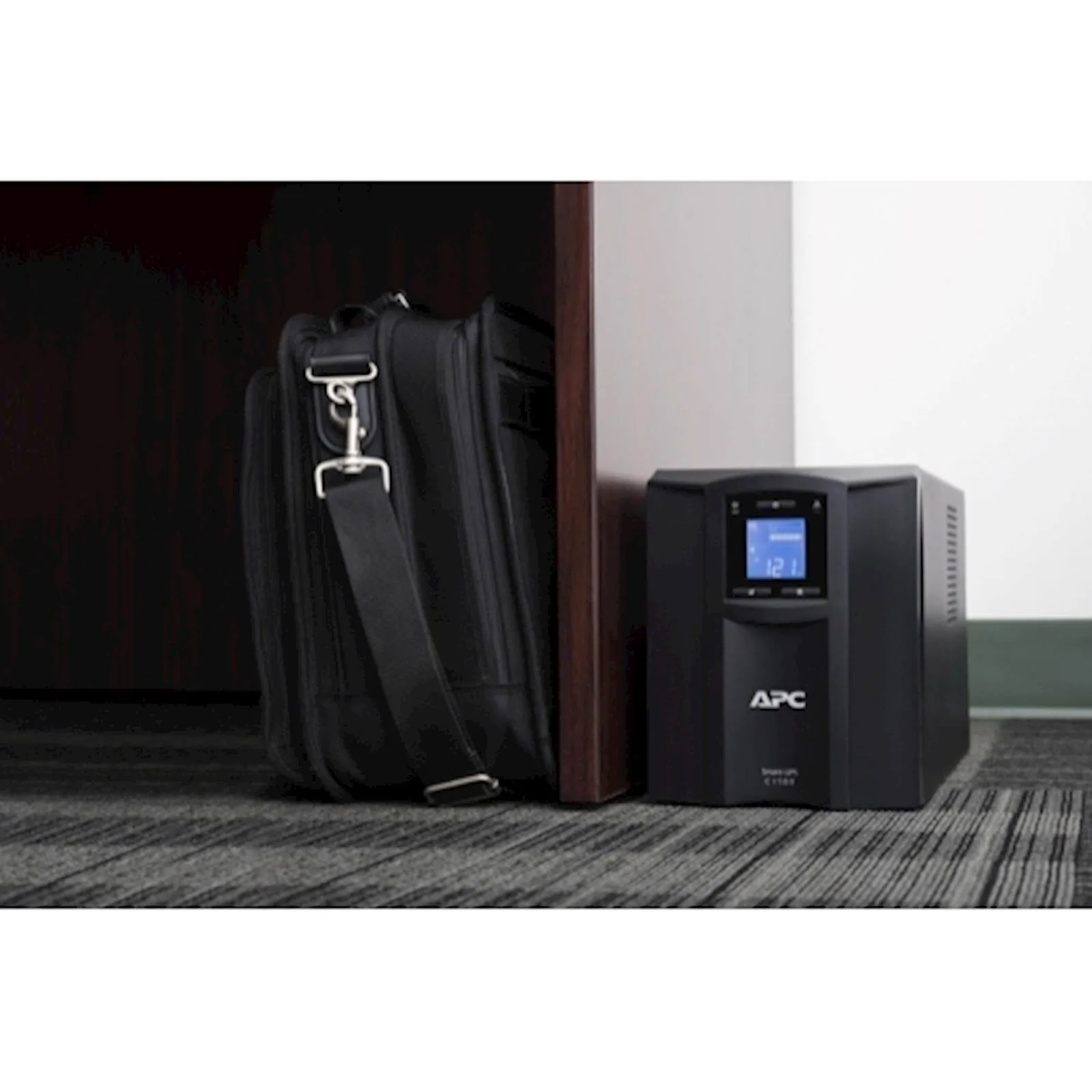 Smart-UPS C APC, 1500VA, Tower, 230V, 8x IEC C13, SmartConnect, USB i serijski, AVR, grafički LCD - slika 2