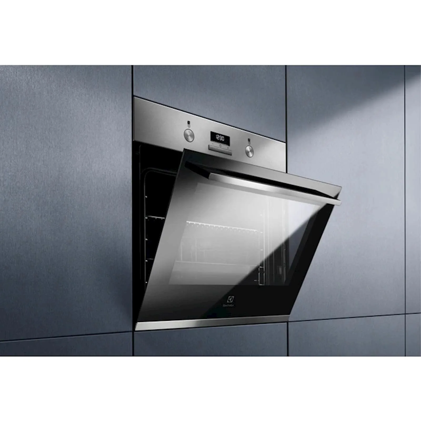 Ugradbena pećnica Electrolux KOF3H70X - slika 3