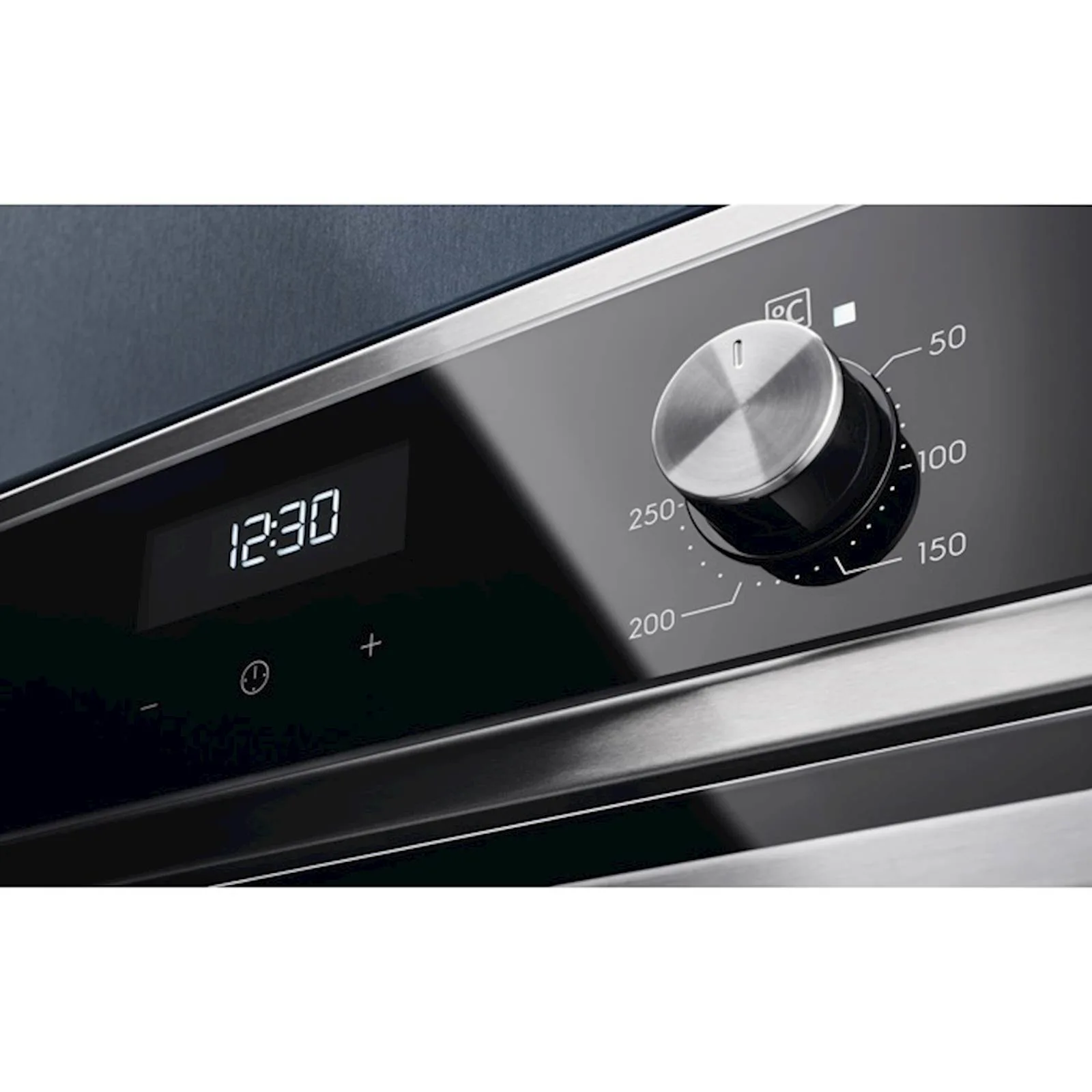Ugradbena pećnica Electrolux EOF5C50BX - slika 6