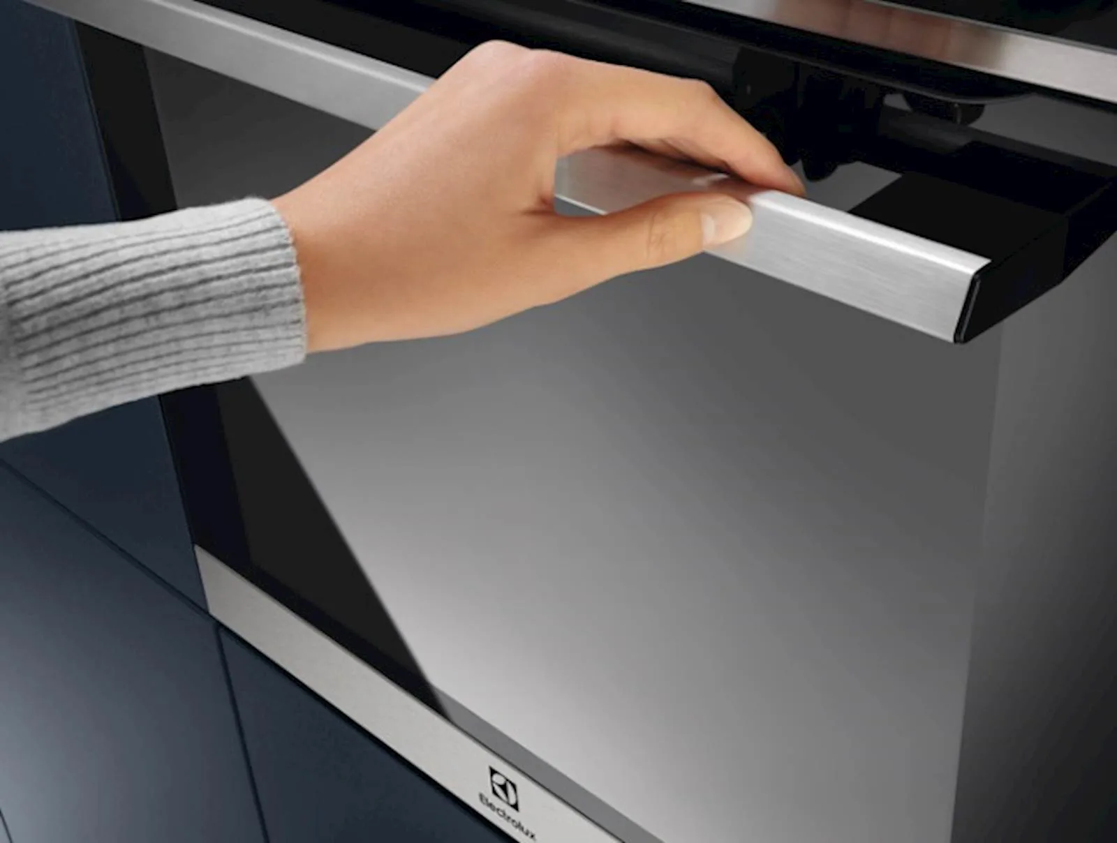 Ugradbena pećnica Electrolux EOF6P70X - slika 3